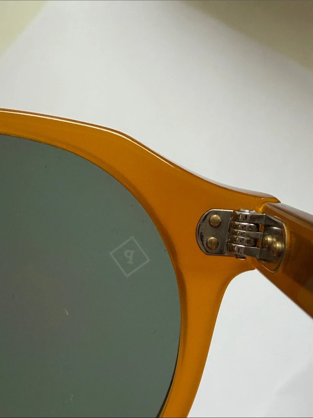RAEN Remmy 52 Sunglasses - Honey / Green Polarized (100U161REM)